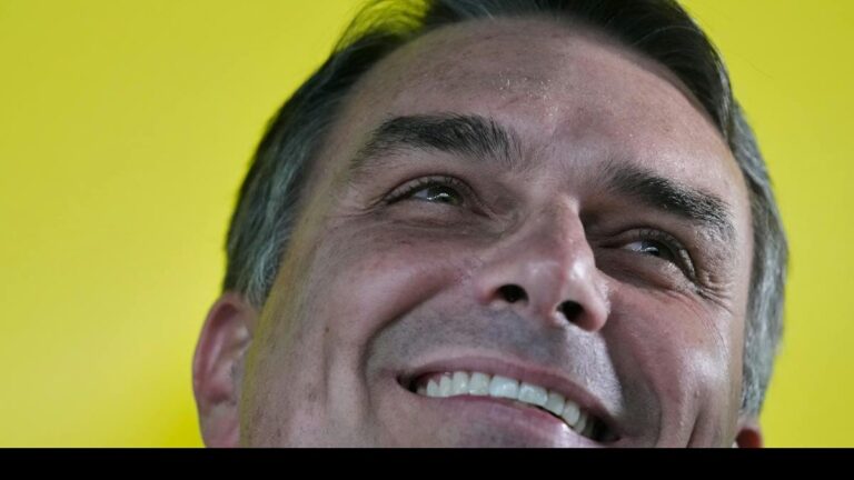 Brasileiros no Japão votam em peso em Flávio Bolsonaro no 1º turno