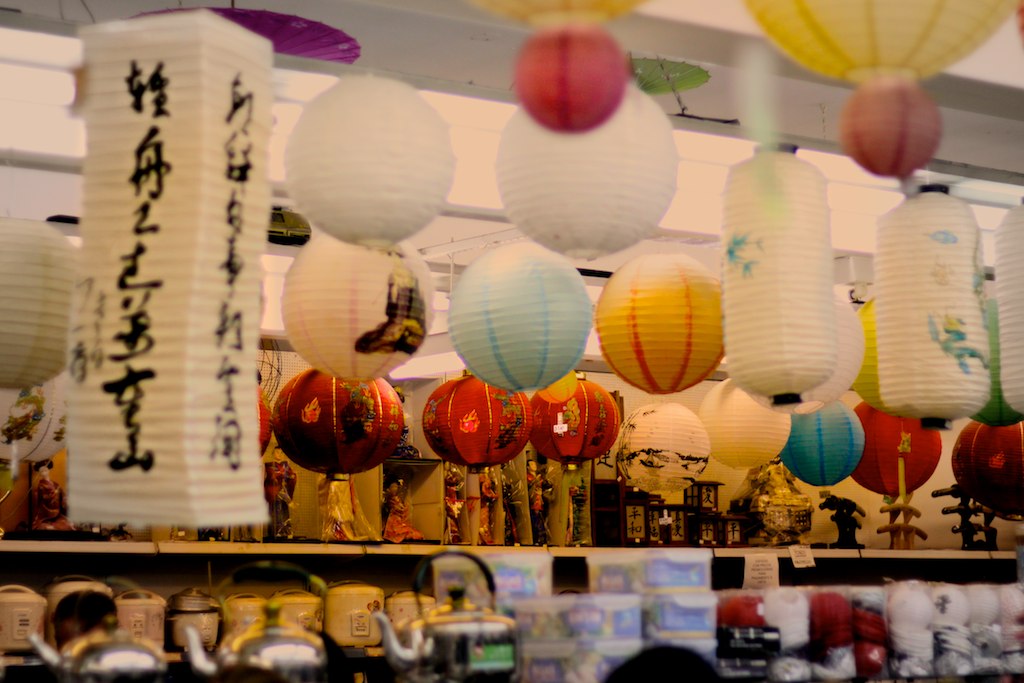 Lanternas e produtos da cultura japonesa — comunidade nikkei